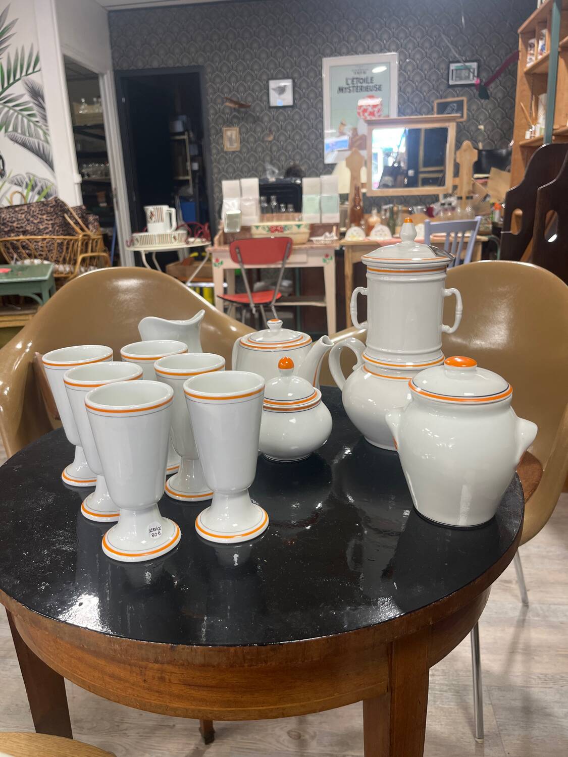 Tea and coffee service in Tuileries porcelain