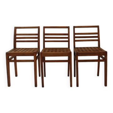 3 chaises modèle 103 avec assises en caillebotis de René Gabriel
