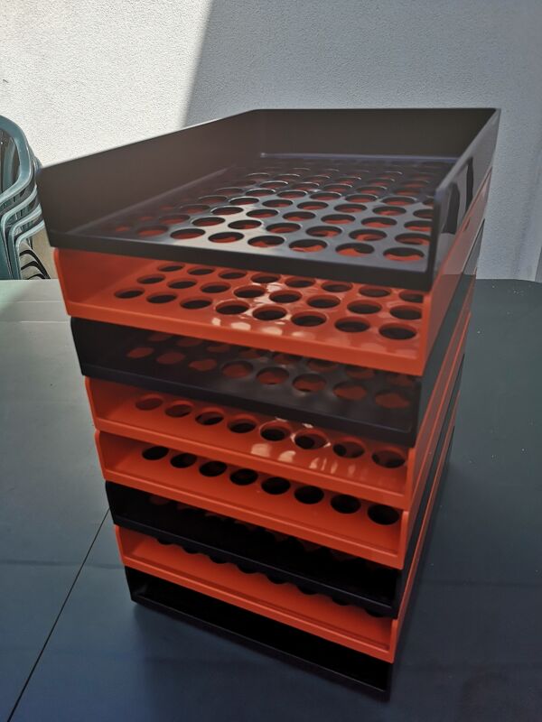 Lot de 8 bannettes courrier vintage par Roger Tallon pour Art et Bureau 70s