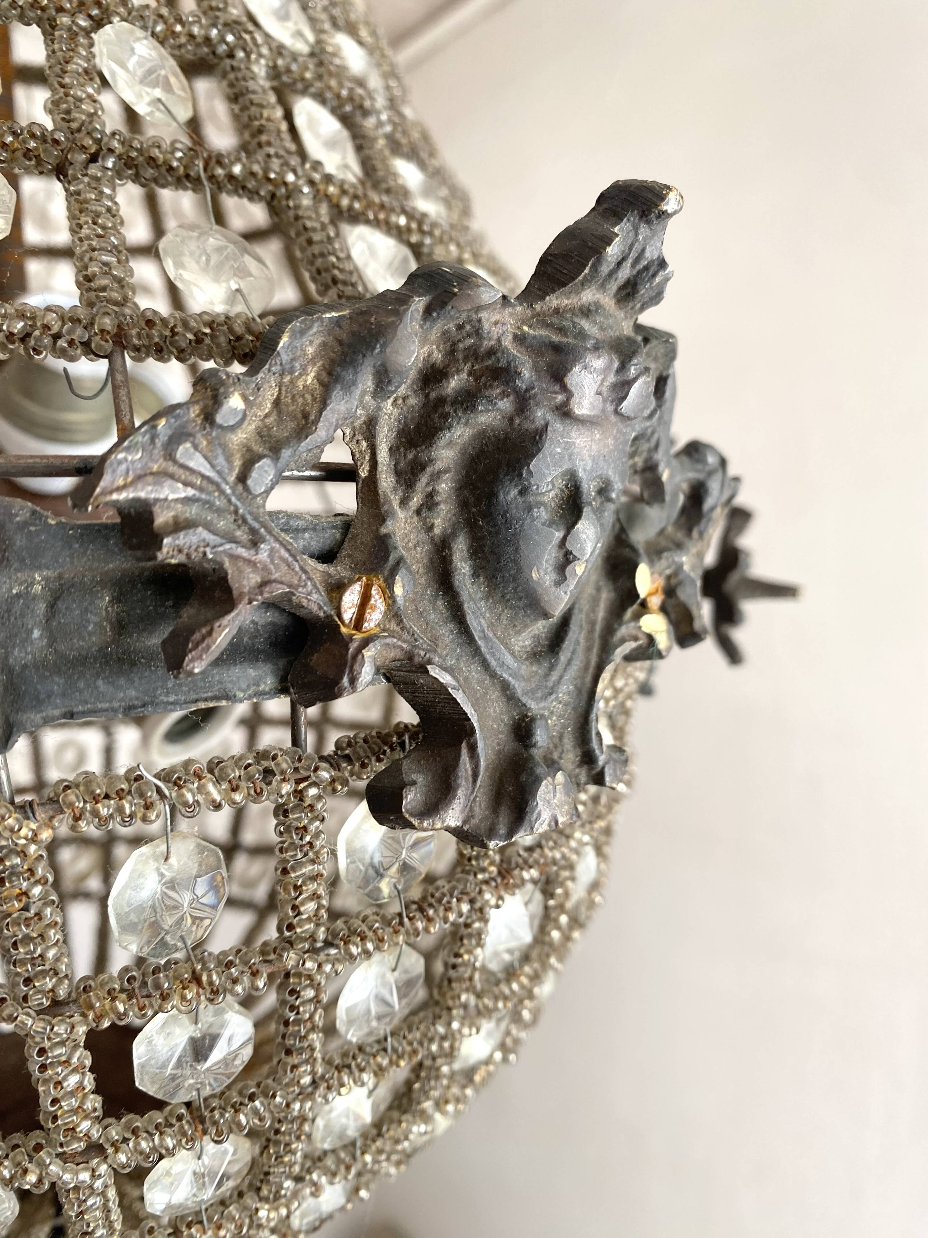 Empire-style hot air balloon chandelier with 6 lights and crystal drops
