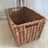 Wicker laundry basket