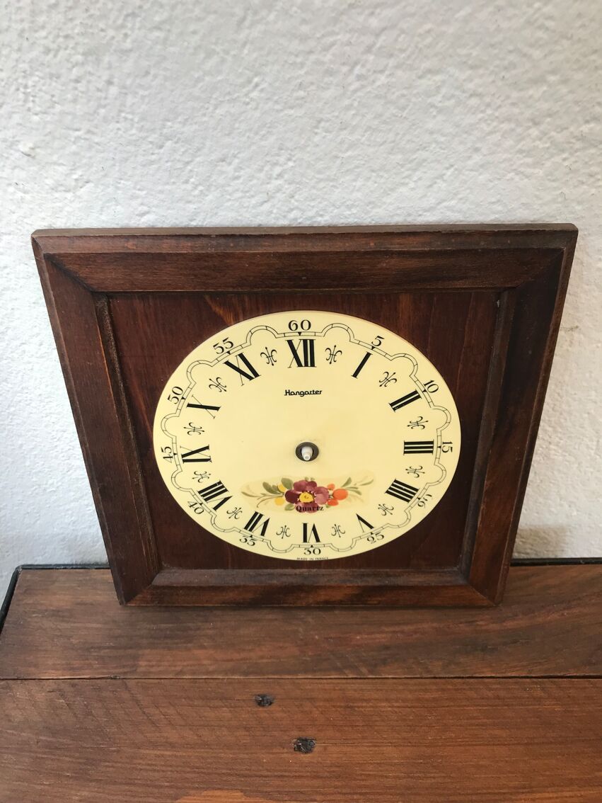 Horloge pendule Hangarter rond bakélite avec cadre bois vintage | Selency