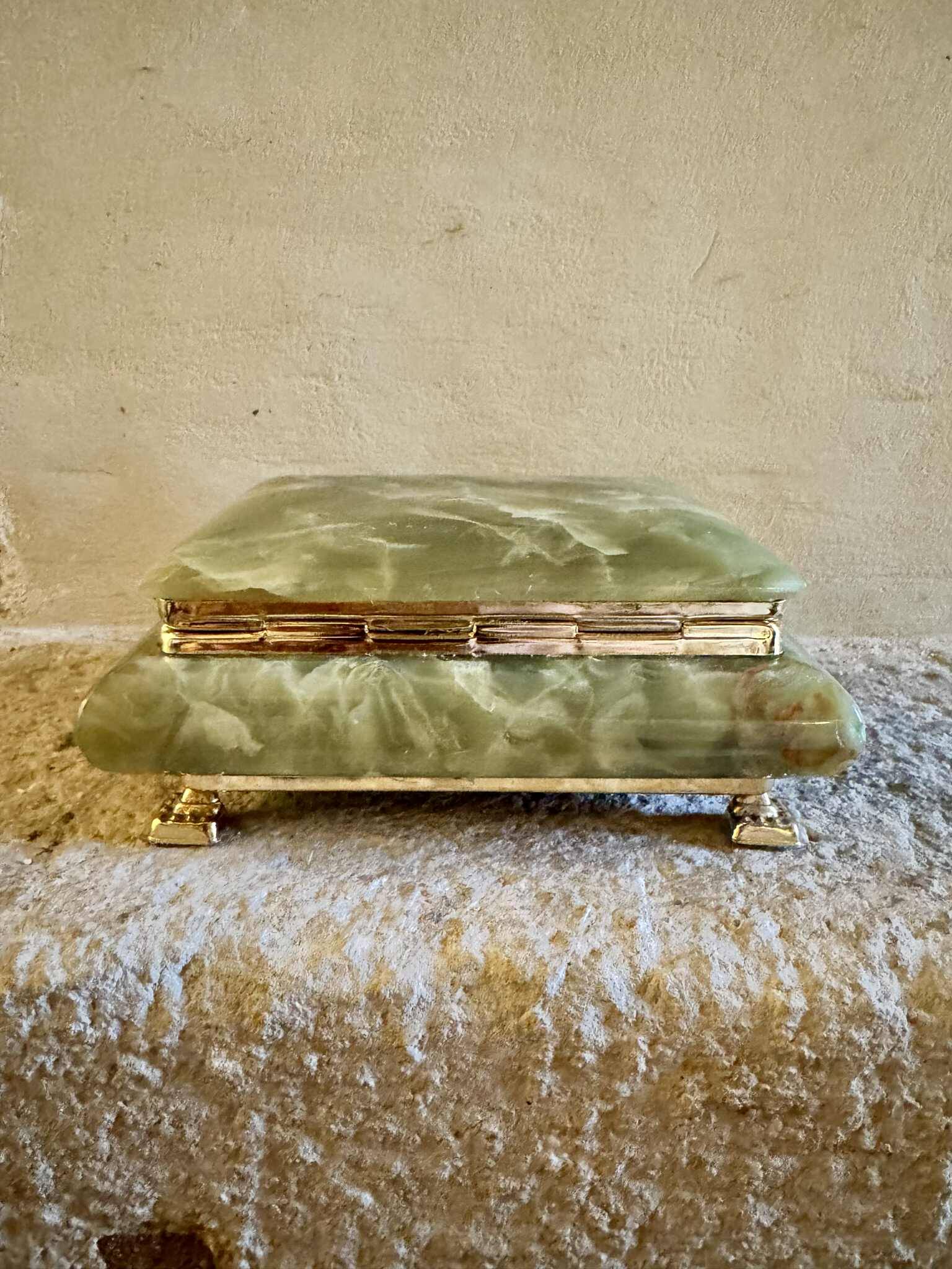 Onyx catchall box from the 1960s, vintage Italy.