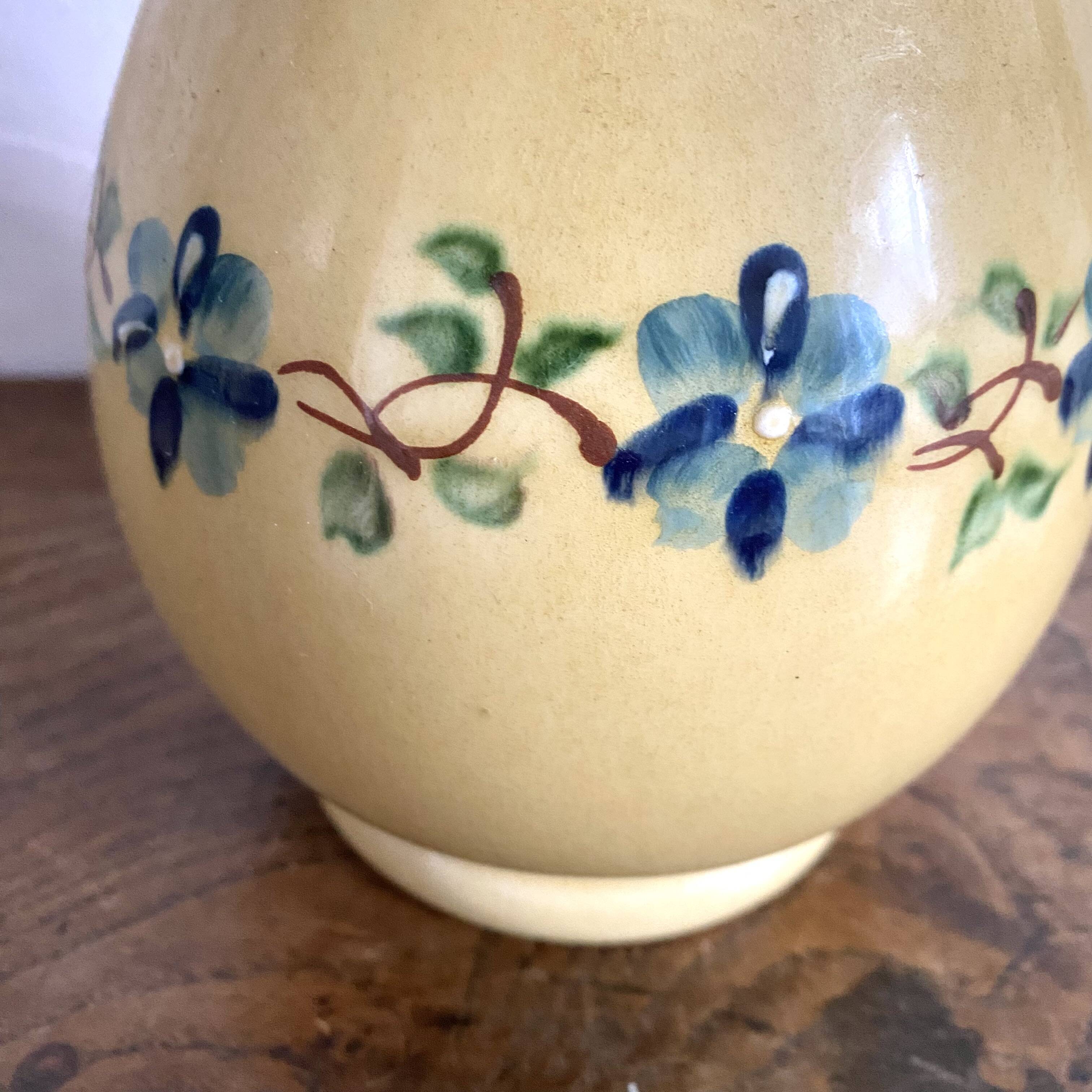 Provençal pitcher poët Laval
