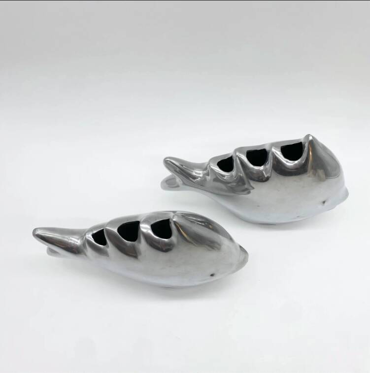 Pair of “Fish” vases / Cast aluminum – 1980s