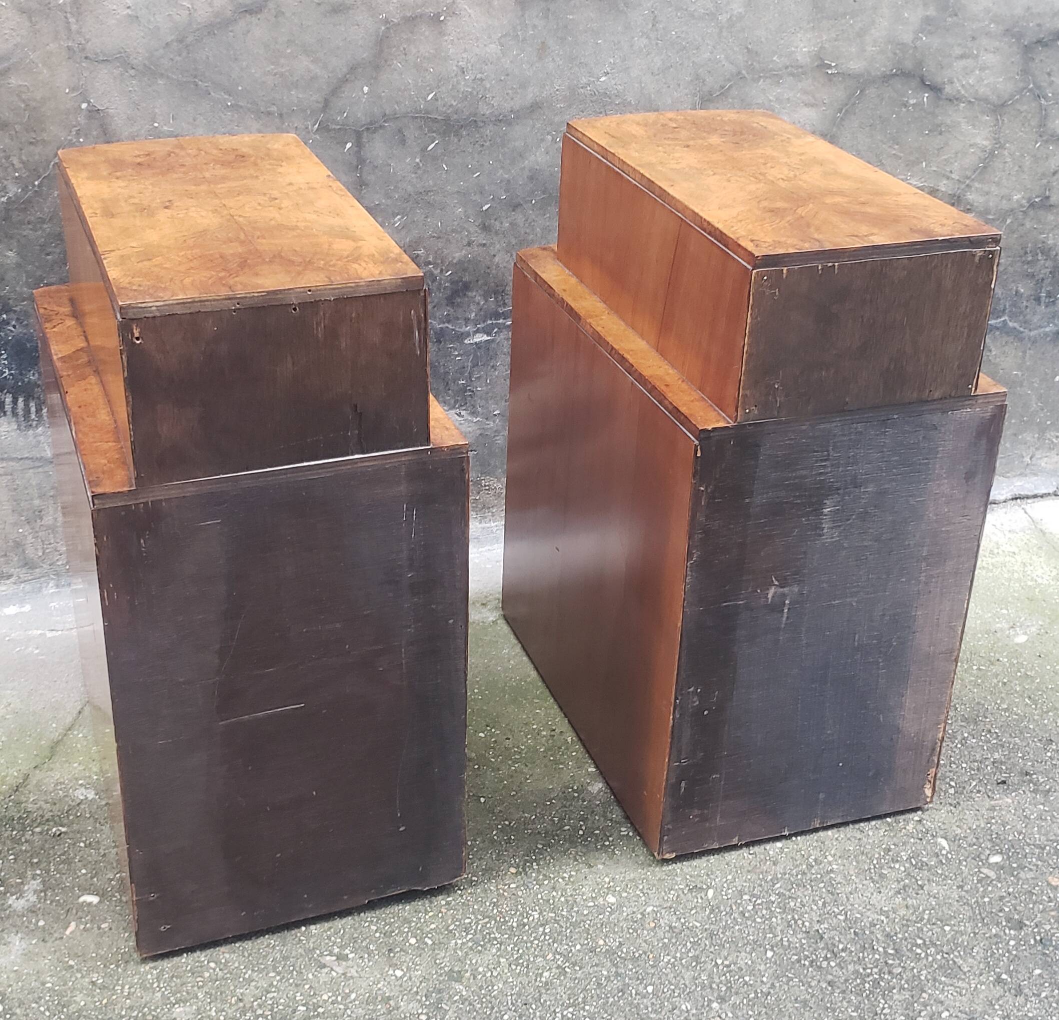 Pair of Art Deco bedside tables in elm burl veneer