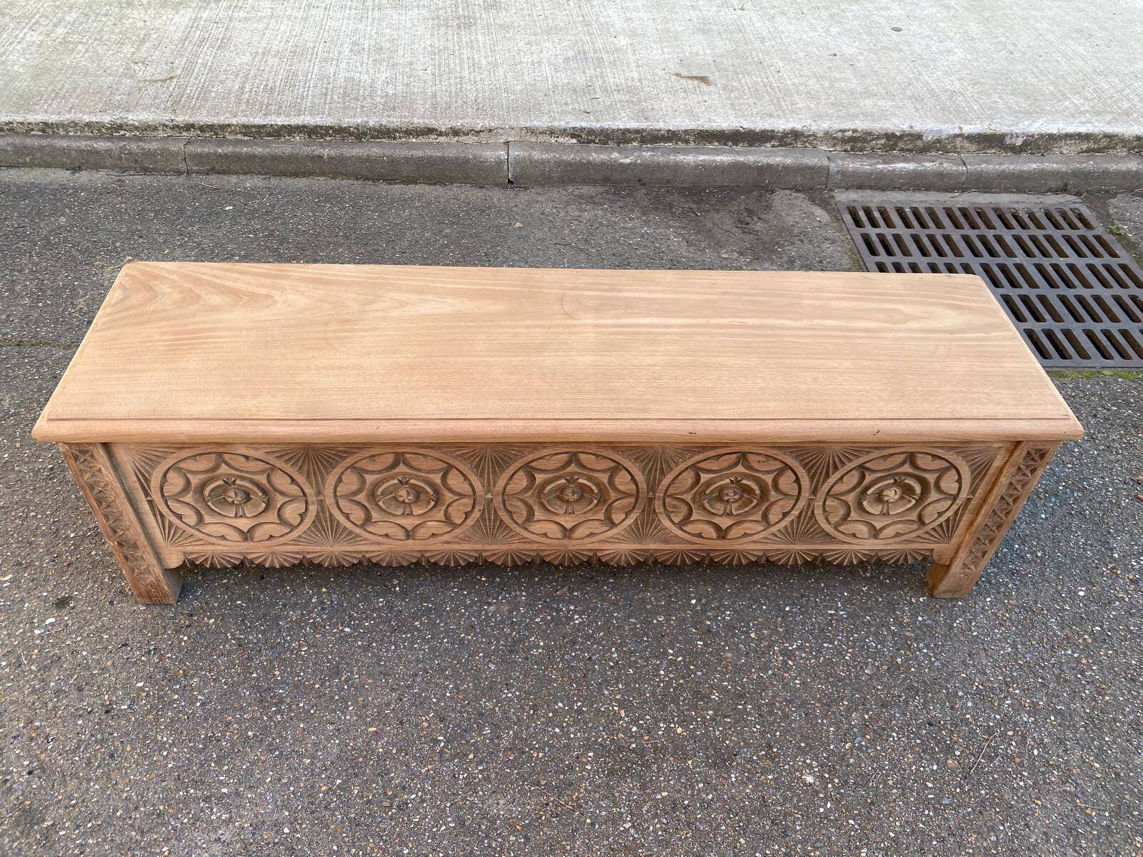 Banc coffre breton du 19ème siècle rénové en chêne massif 155cm