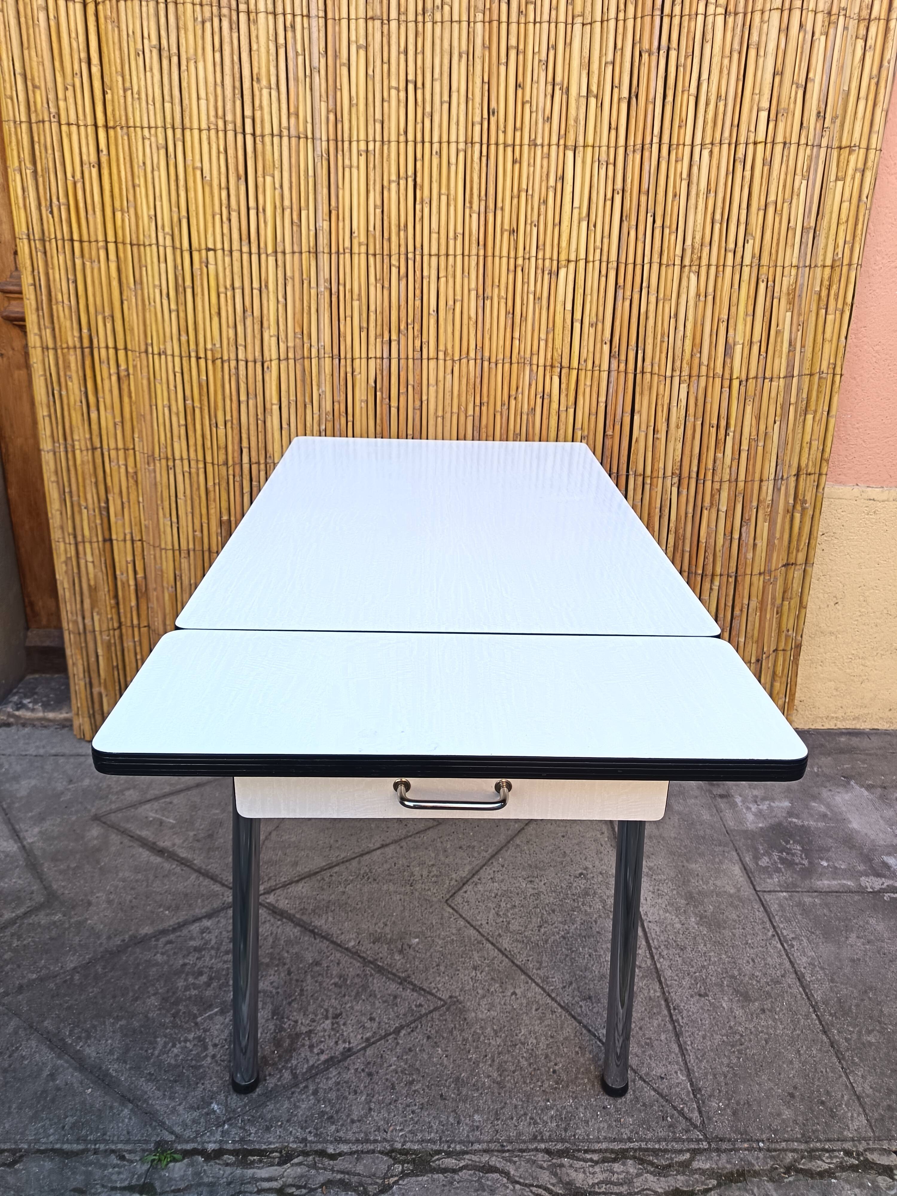 Formica table extensions