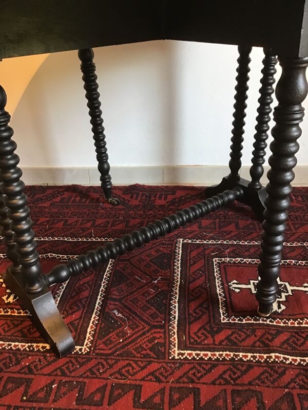 Table gate leg