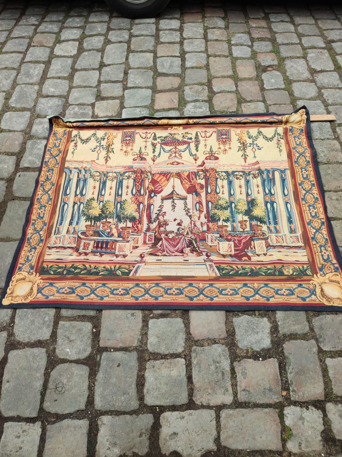 Tapestry Point des Meurins