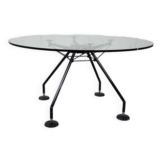 Table Nomos de Norman Foster pour Tecno