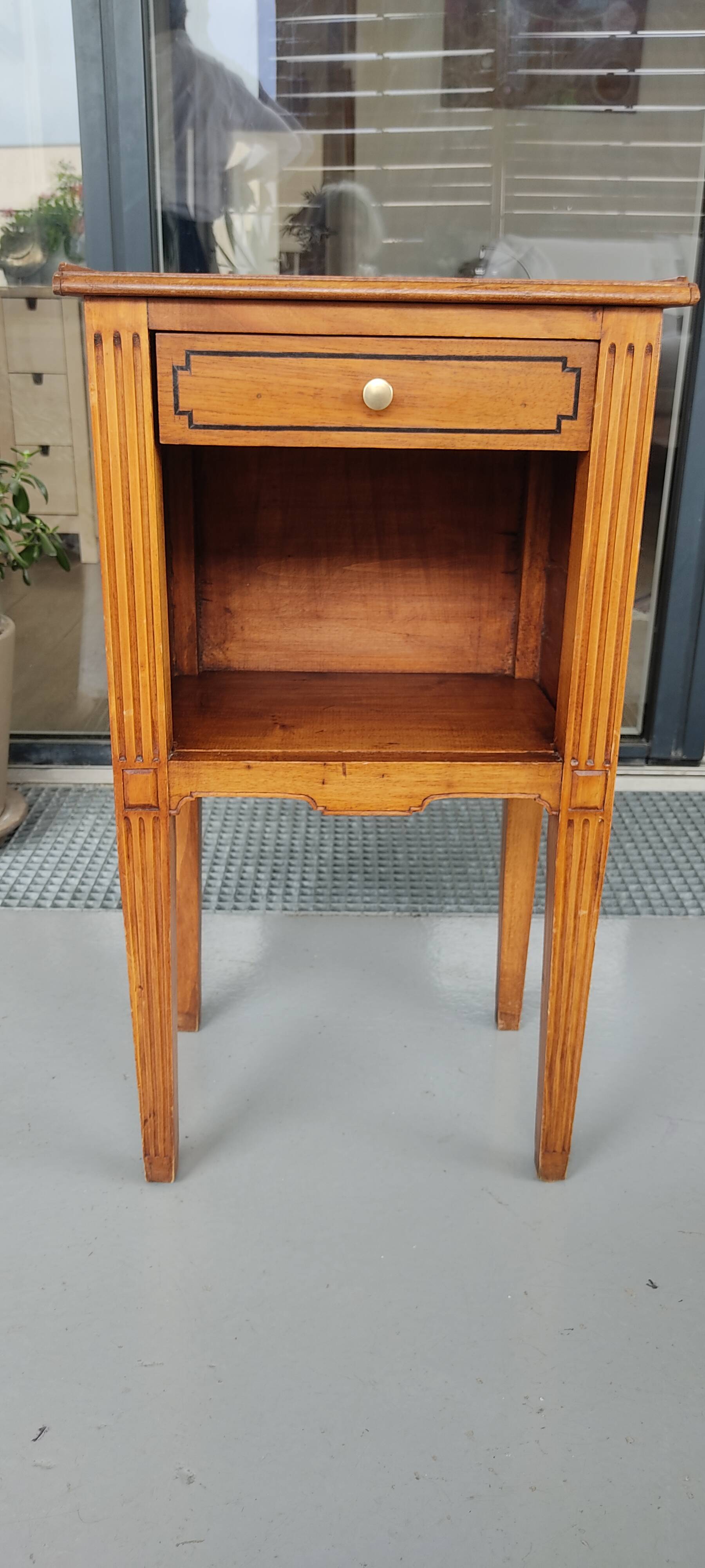 Table de chevet