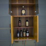 Rare meuble de bar italien marqueté "Paganini", signé Luciano Frigerio, années 1975