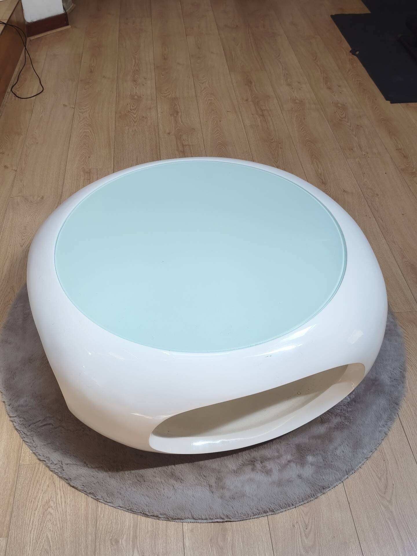 Vintage Space Age coffee table 1970 - White design, blue glass, plastic