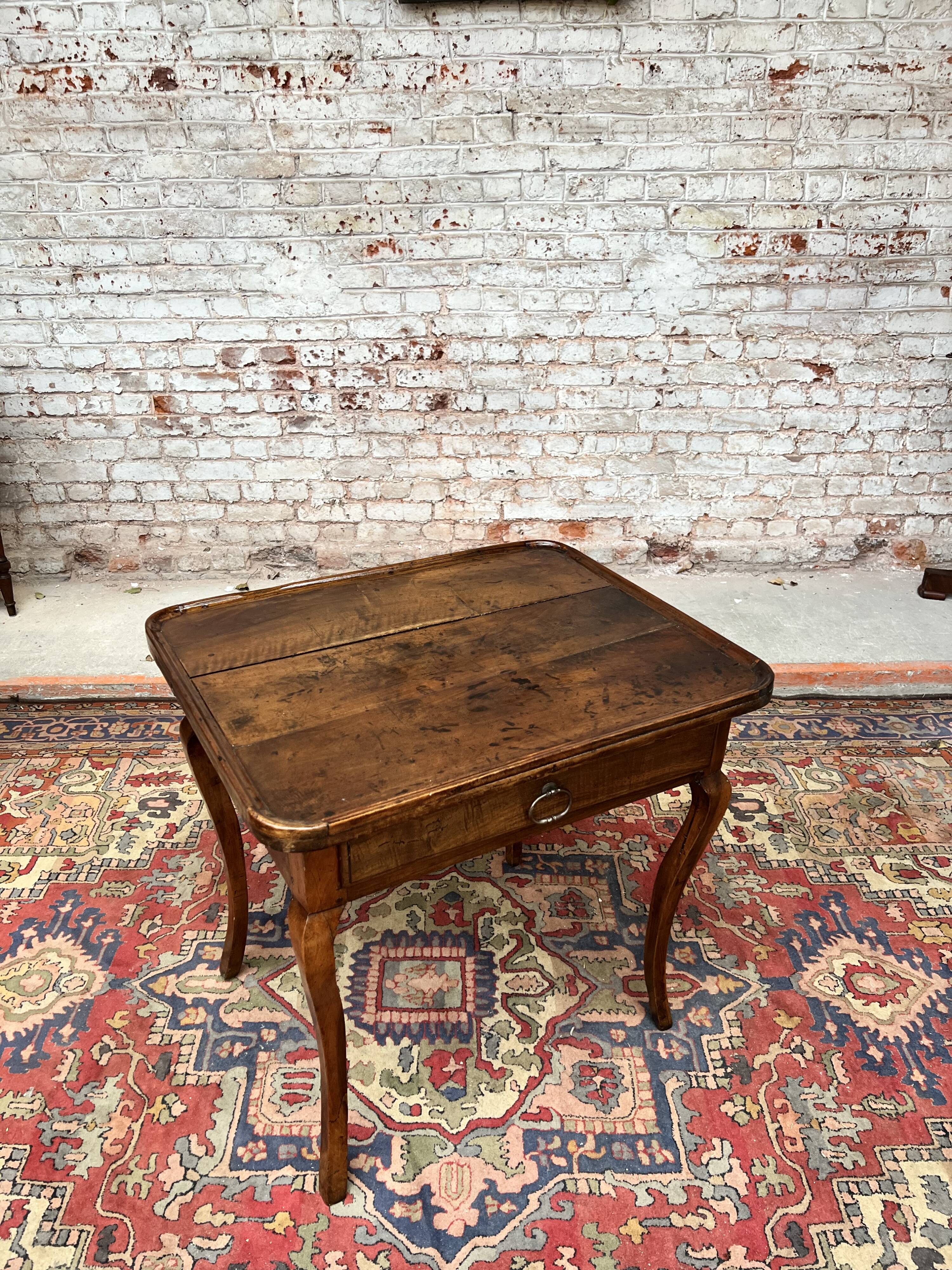 Cabaret table in walnut stamped period Louis XV XVIII th century