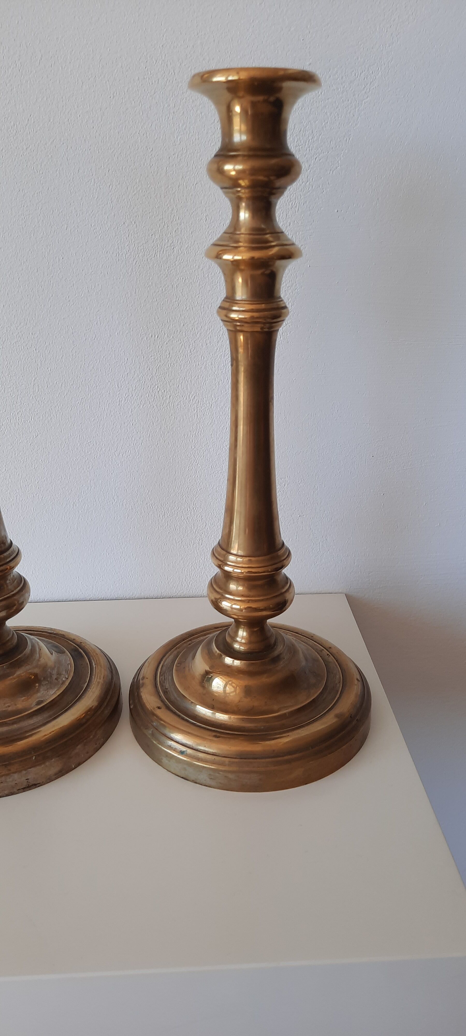 Set of 2 metal candlesticks old style