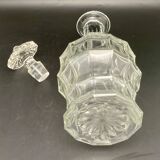 Carafe en verre à facettes