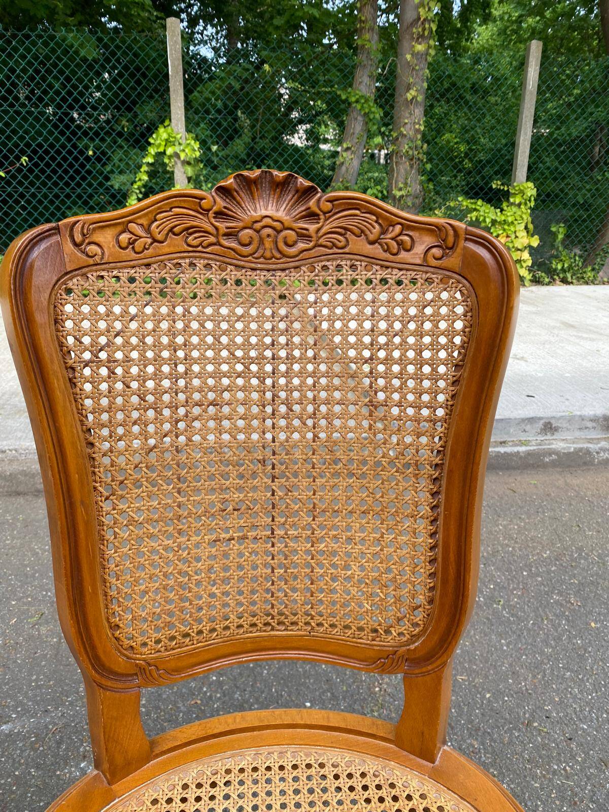 2 chaises cannées style Louis XV en bois massif des années 70