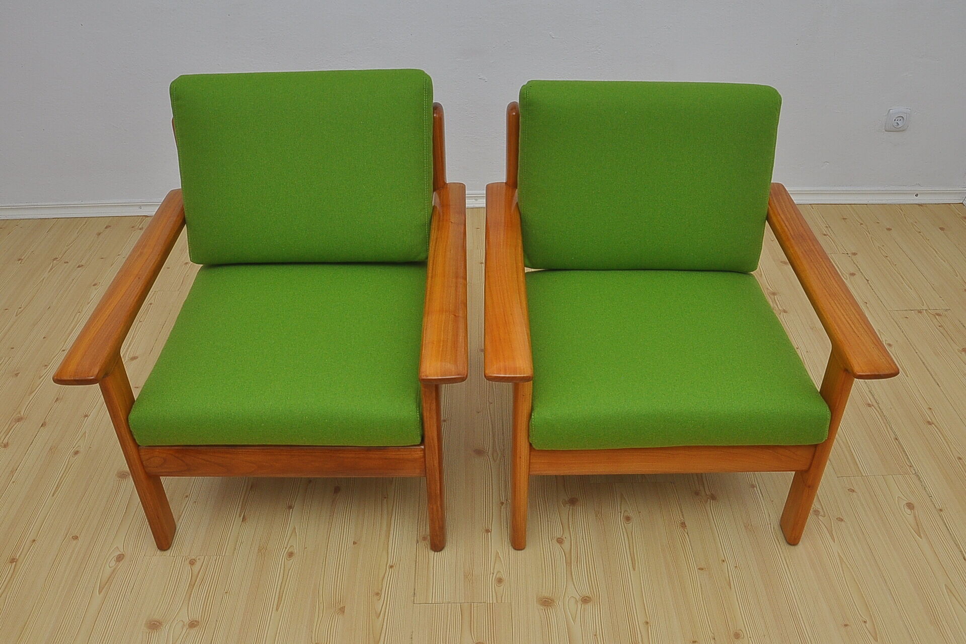 Armchairs by Knoll Antimott, 1960s, set of 2