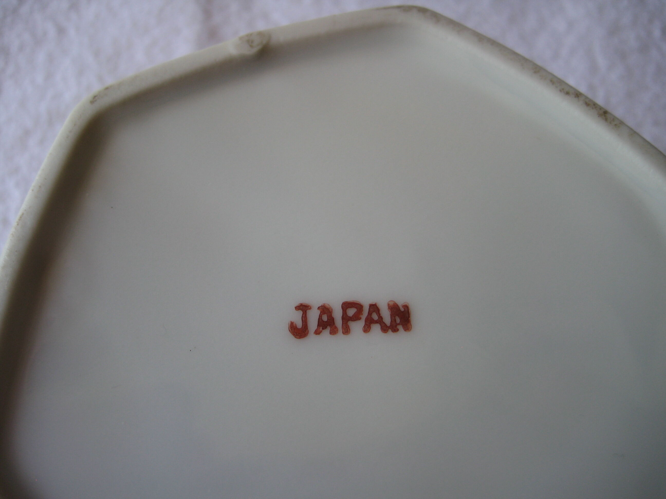 Porcelain jewelry box
