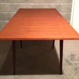 Folding table