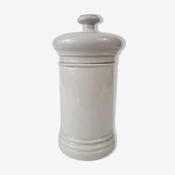 Pharmacy pot in white porcelain XIXth