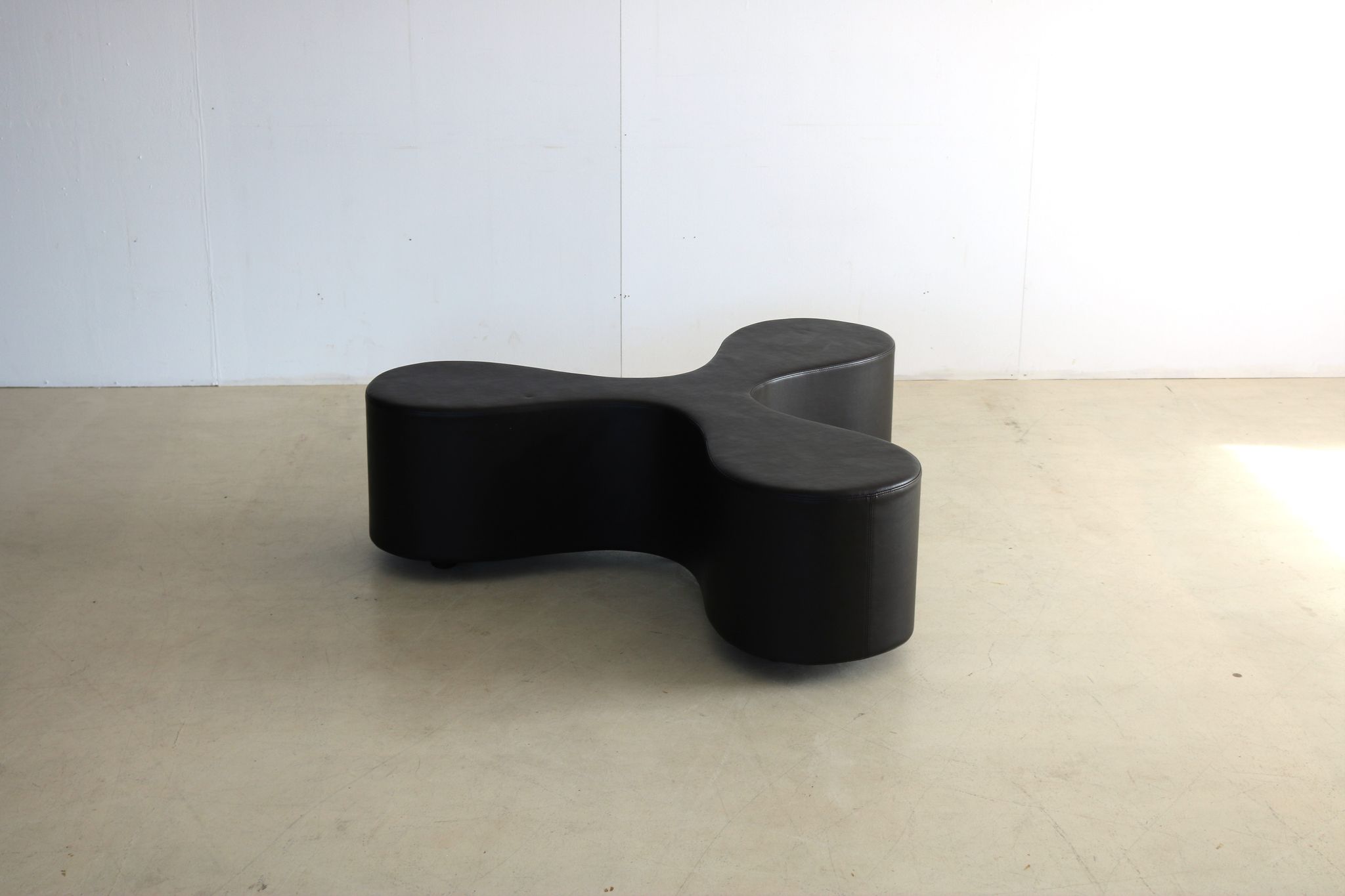 Banc Flower Vitra par Sanaa