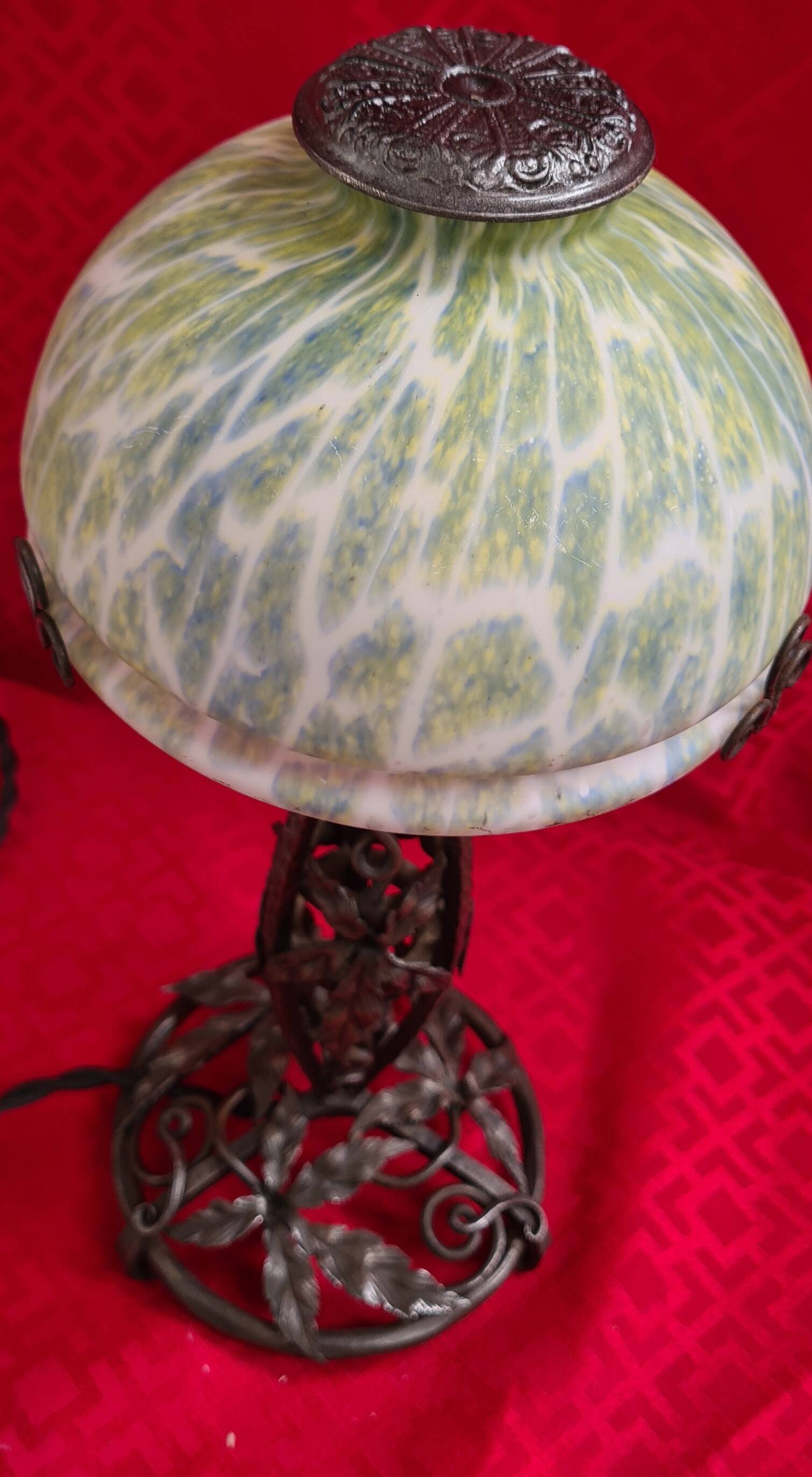 Wrought iron lamp in the Edgar Brandt style, Paul Kiss, 1910 to 25. Unsigned, damage, 37x16cm. Work