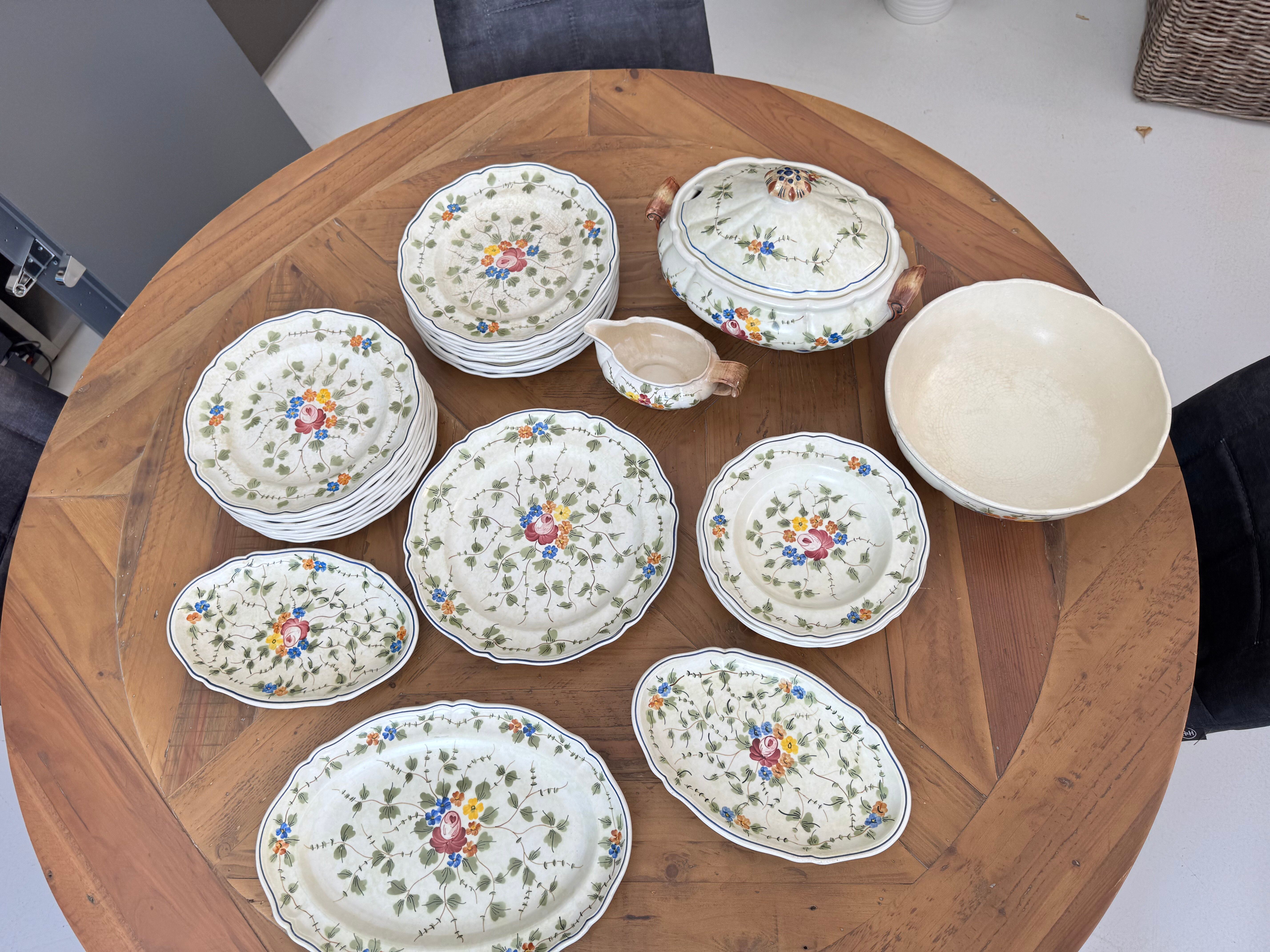 Vintage tableware service from Longchamp, France, 1950, Set of 27