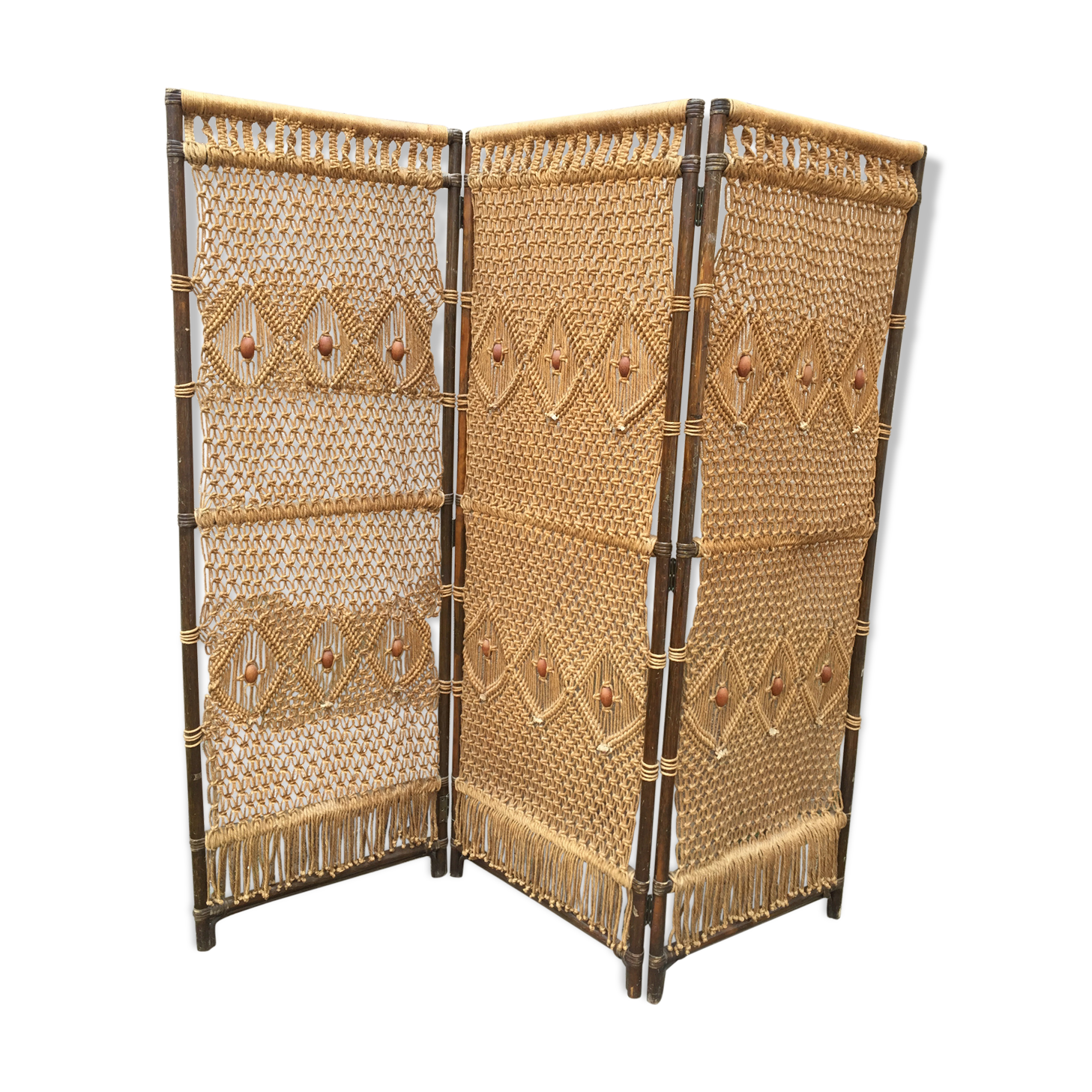 Vintage screen with macramé and wooden beads