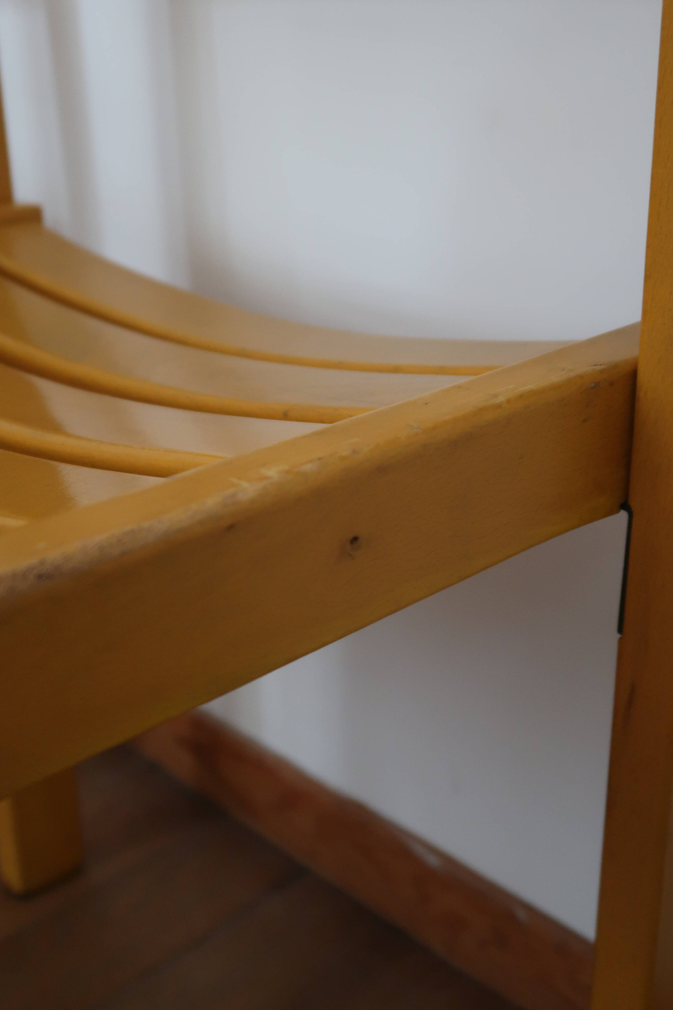 6 stackable wooden chairs