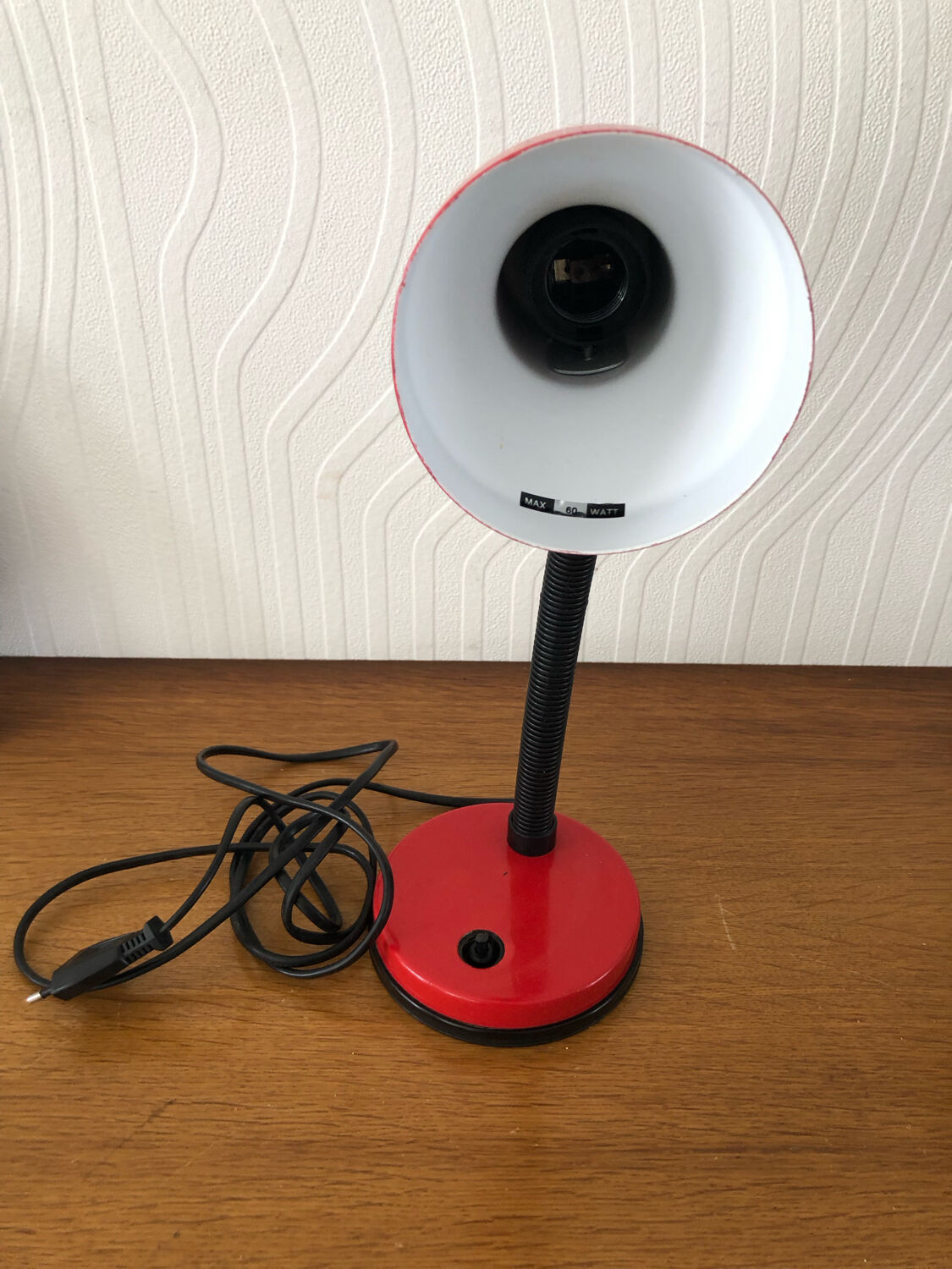 Vintage desk lamp in red metal