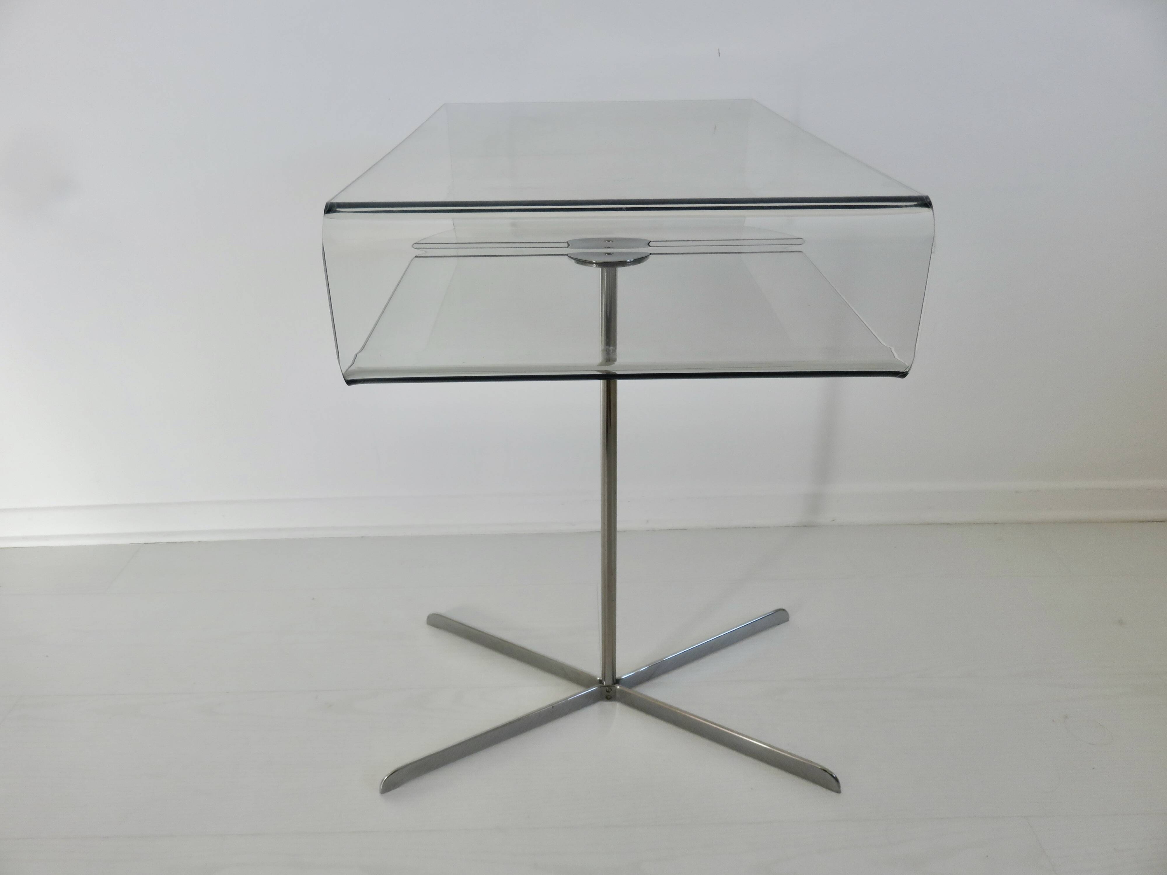 Table, side table, Roche Bobois in plexiglass and chrome metal from the 1980s.