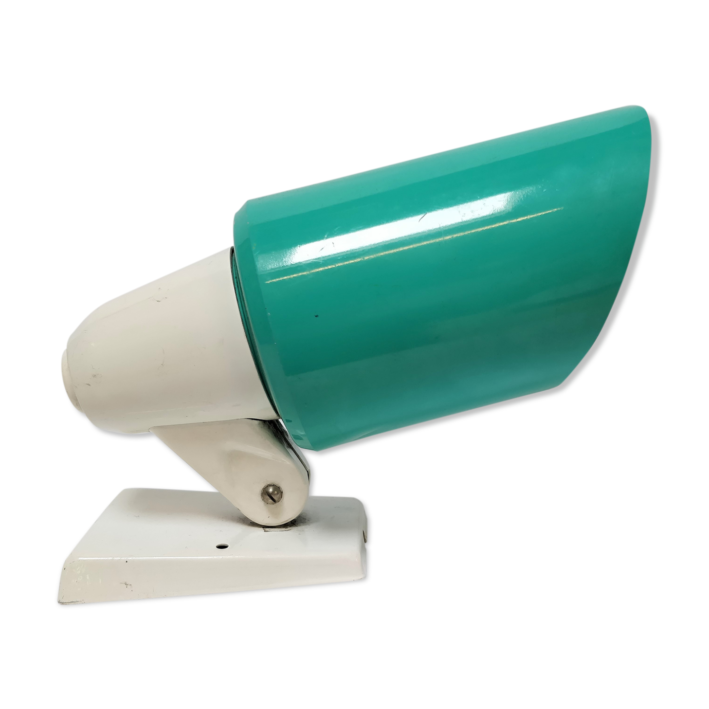 Enamelled tole wall lamp