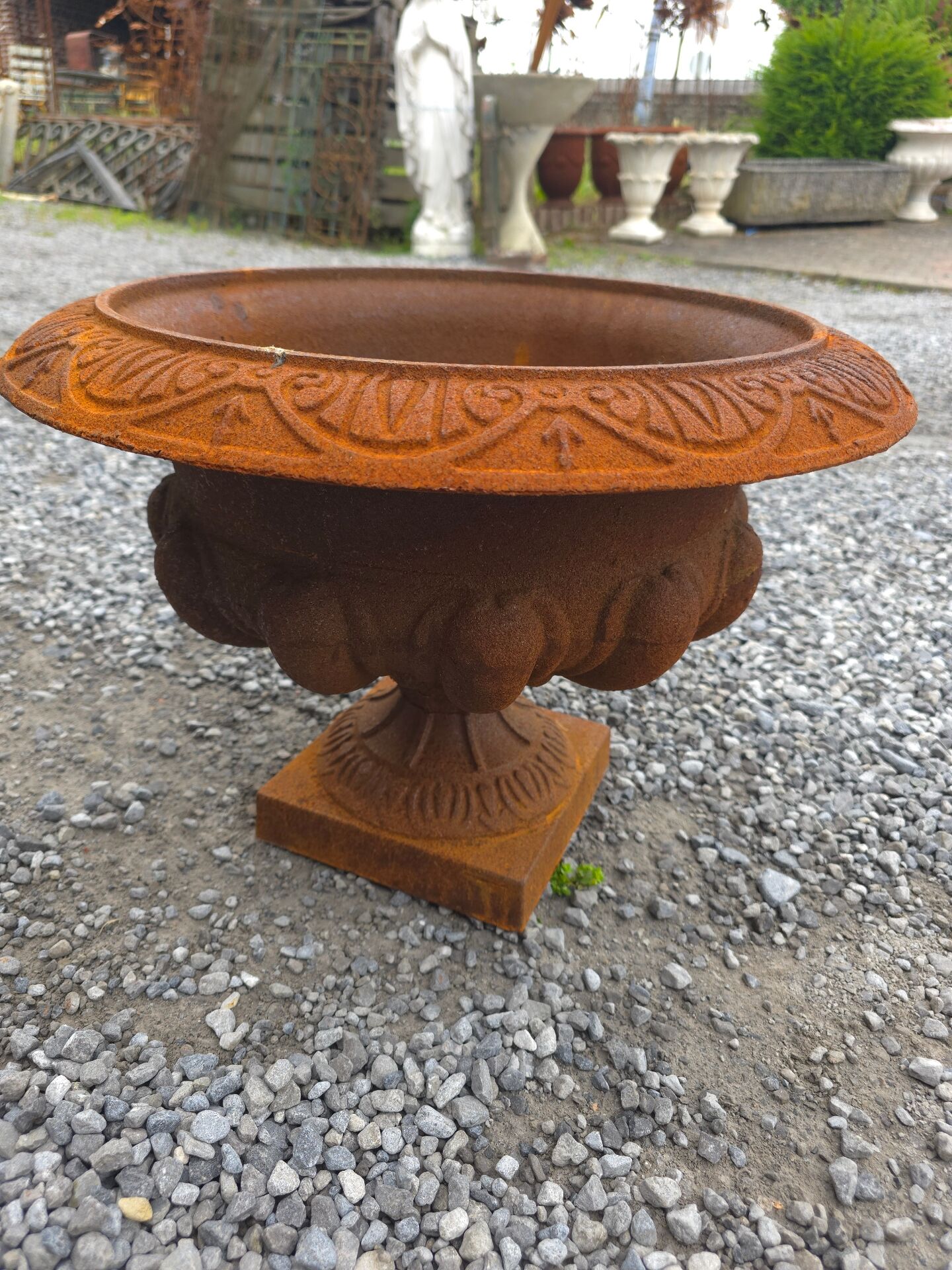 Medical vase in cast iron