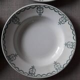 Lot of four mismatched hollow plates