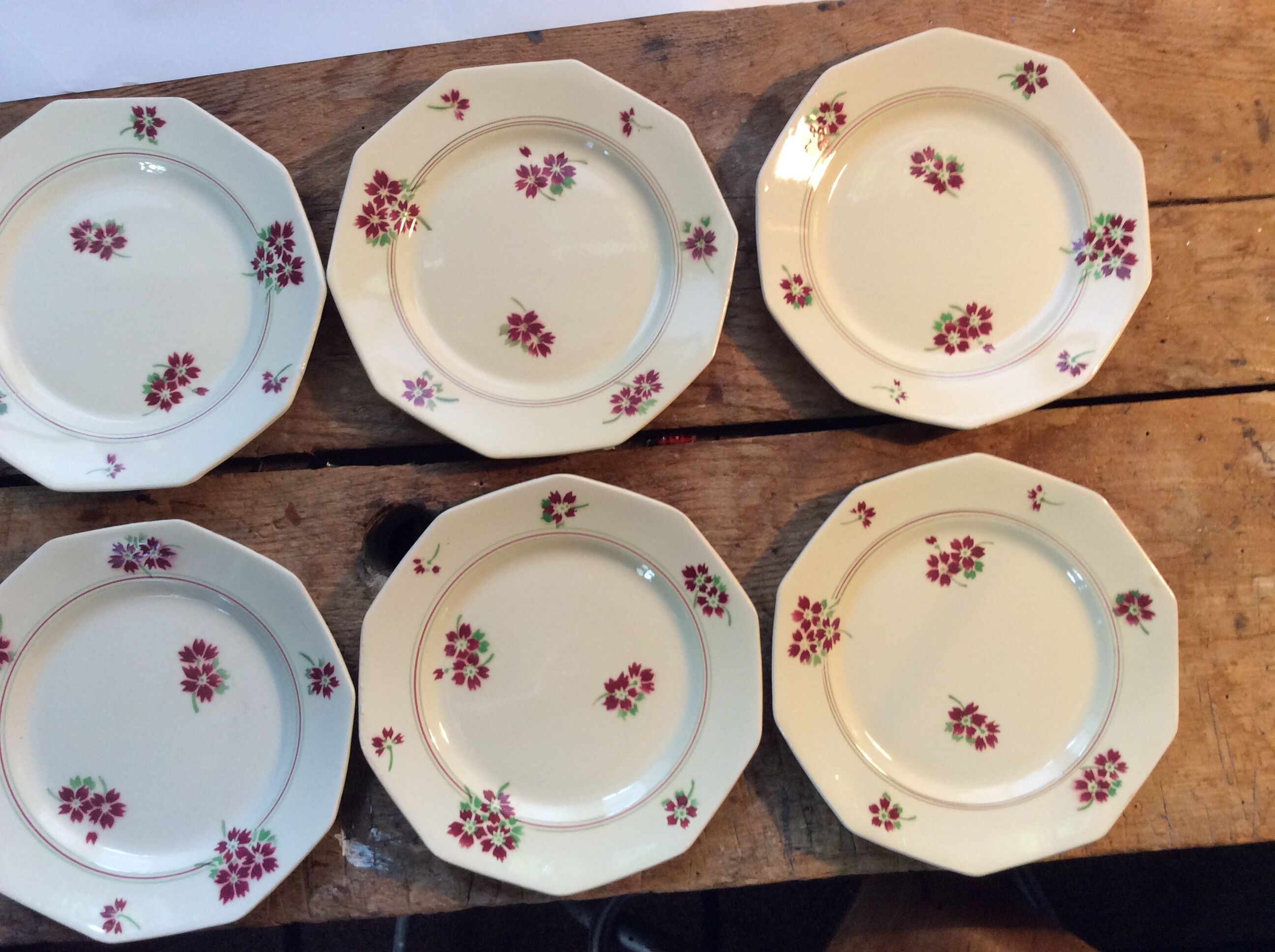 Set of 10 vintage plates