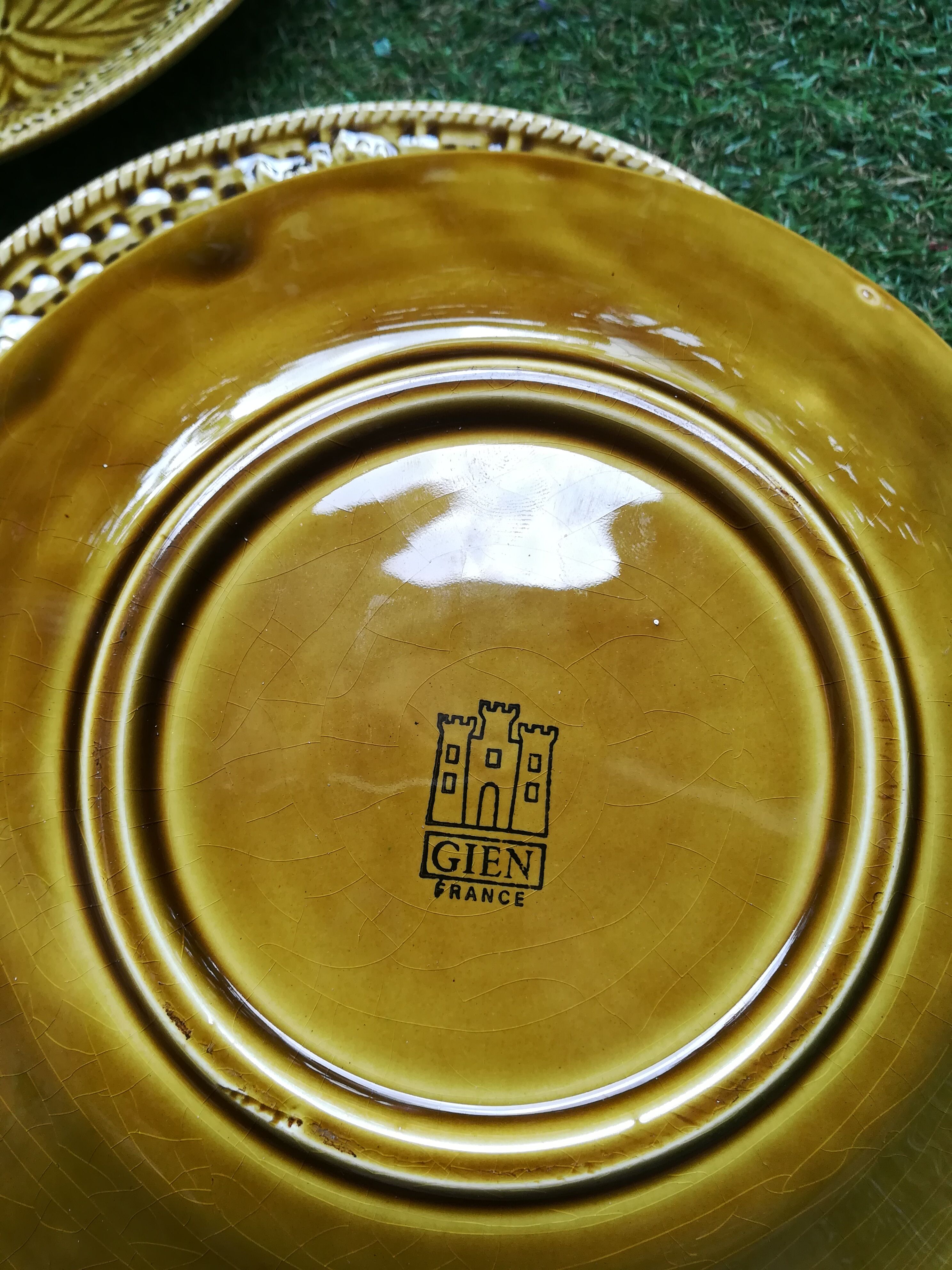 Set de 6 assiettes en barbotine unie Gien
