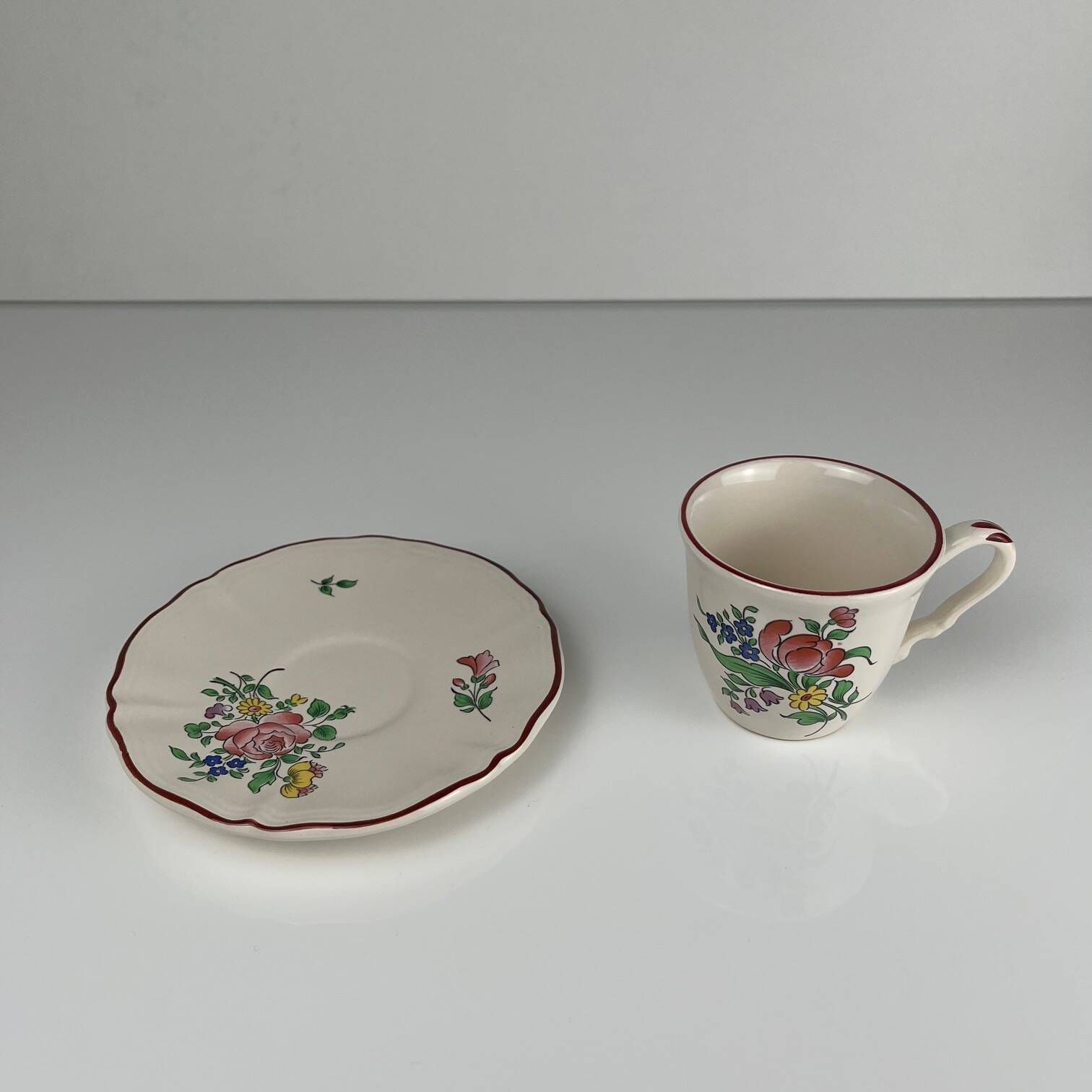 Set of 5 KG Luneville cups + saucers – Réverbère model