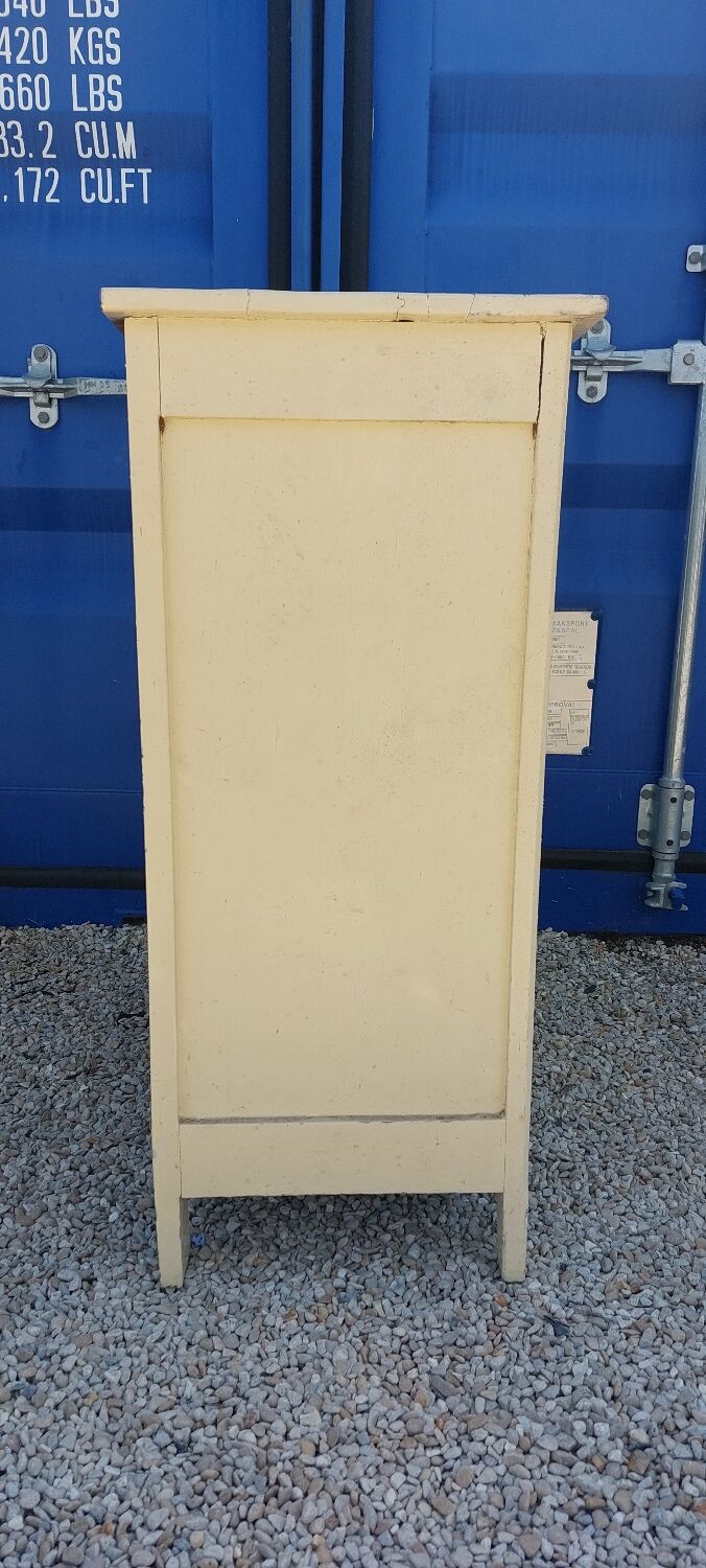 White Parisian buffet