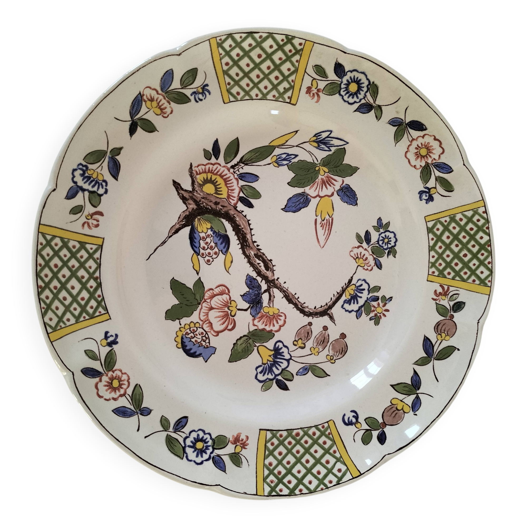 Saint-Clément plate with polychrome floral decoration