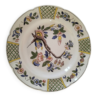 Saint-Clément plate with polychrome floral decoration