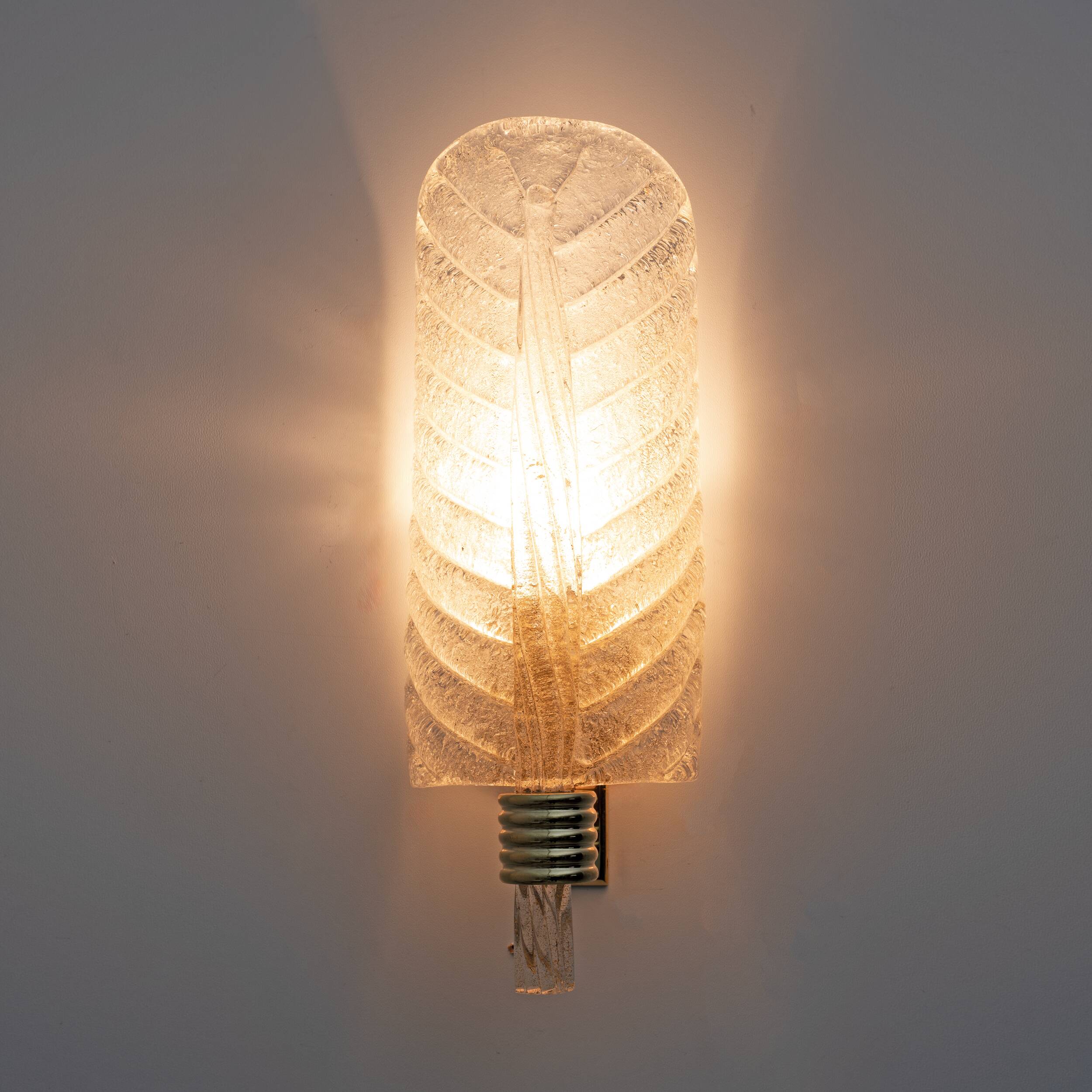 Pair of Barovier & Toso Style Mid-Century "Graniglia" Murano Glass Leaf Sconces