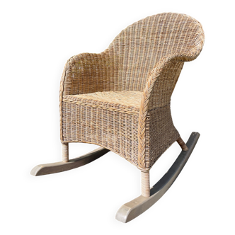 Rocking chair en osier tressé