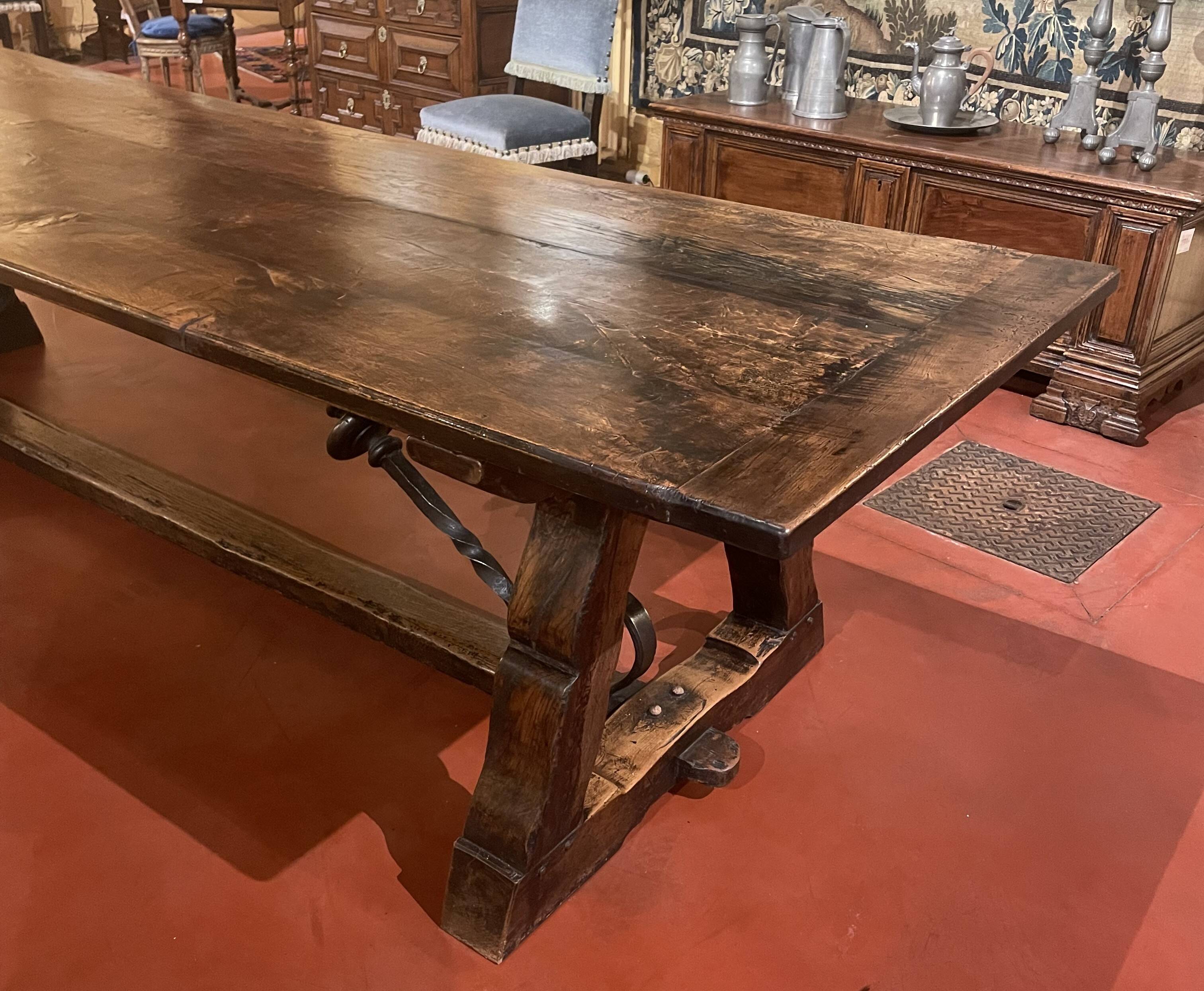 Impressive Spanish monastery table in oak, medieval style, 3m².