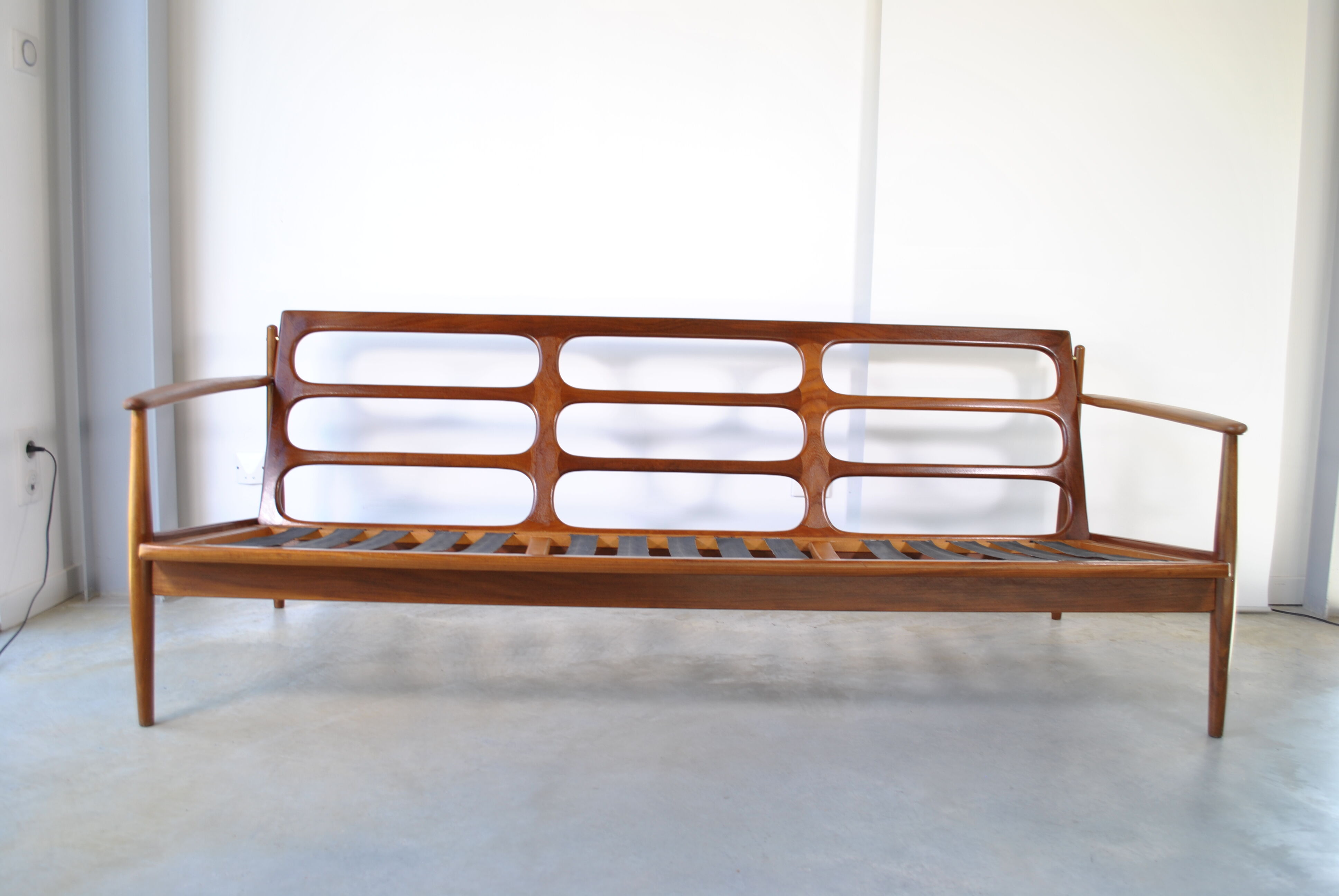 Danish scandinavian sofa distributed to Roche Bobois 1960