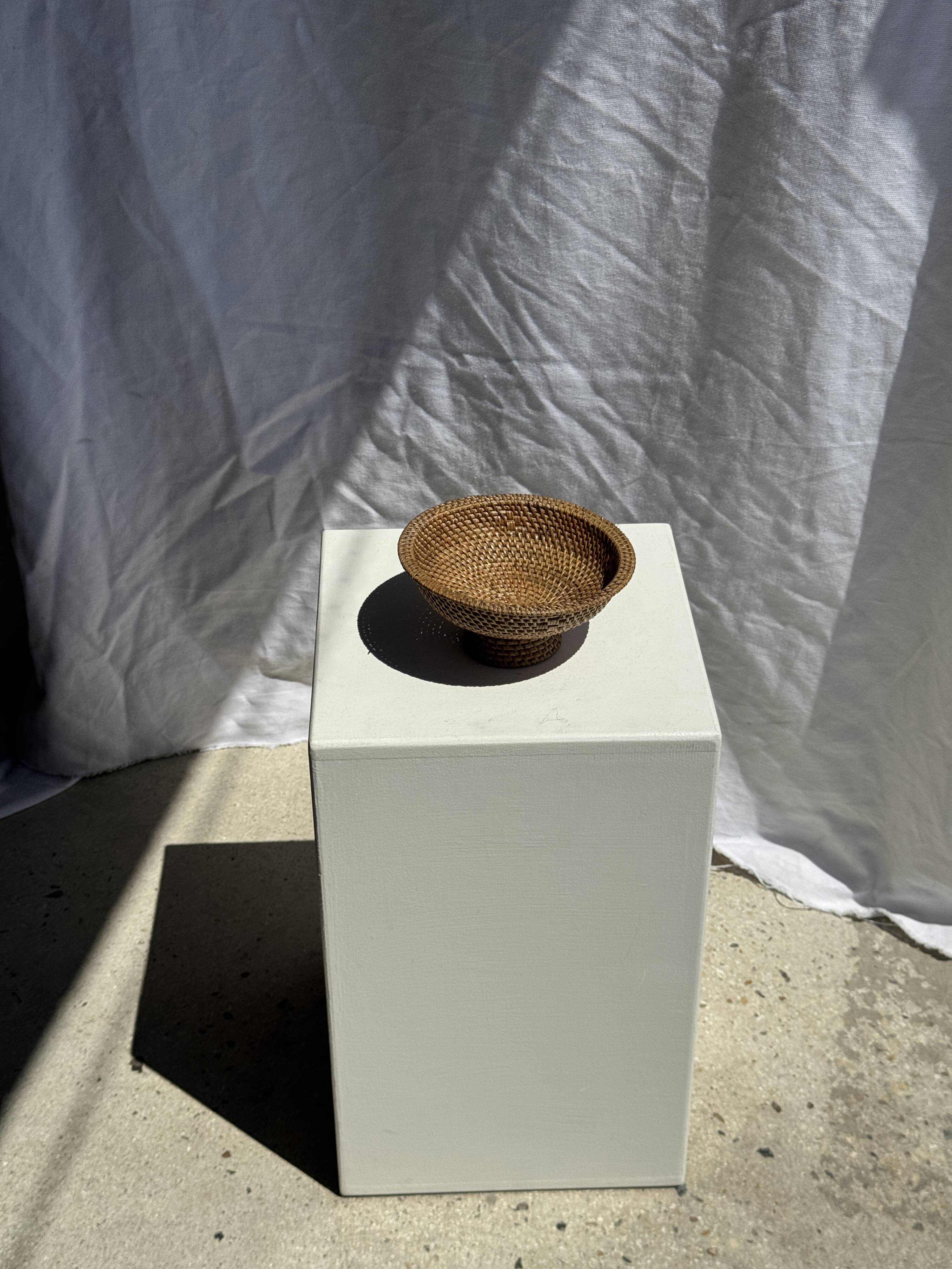 Small bowl on a pedestal made of woven Indonesian rattan D18 H9