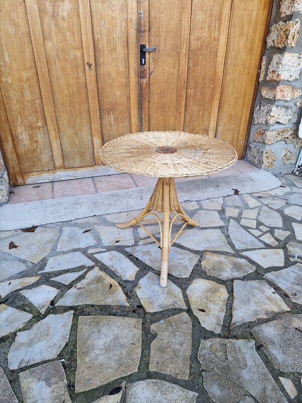 Table en rotin et osier tripode vintage