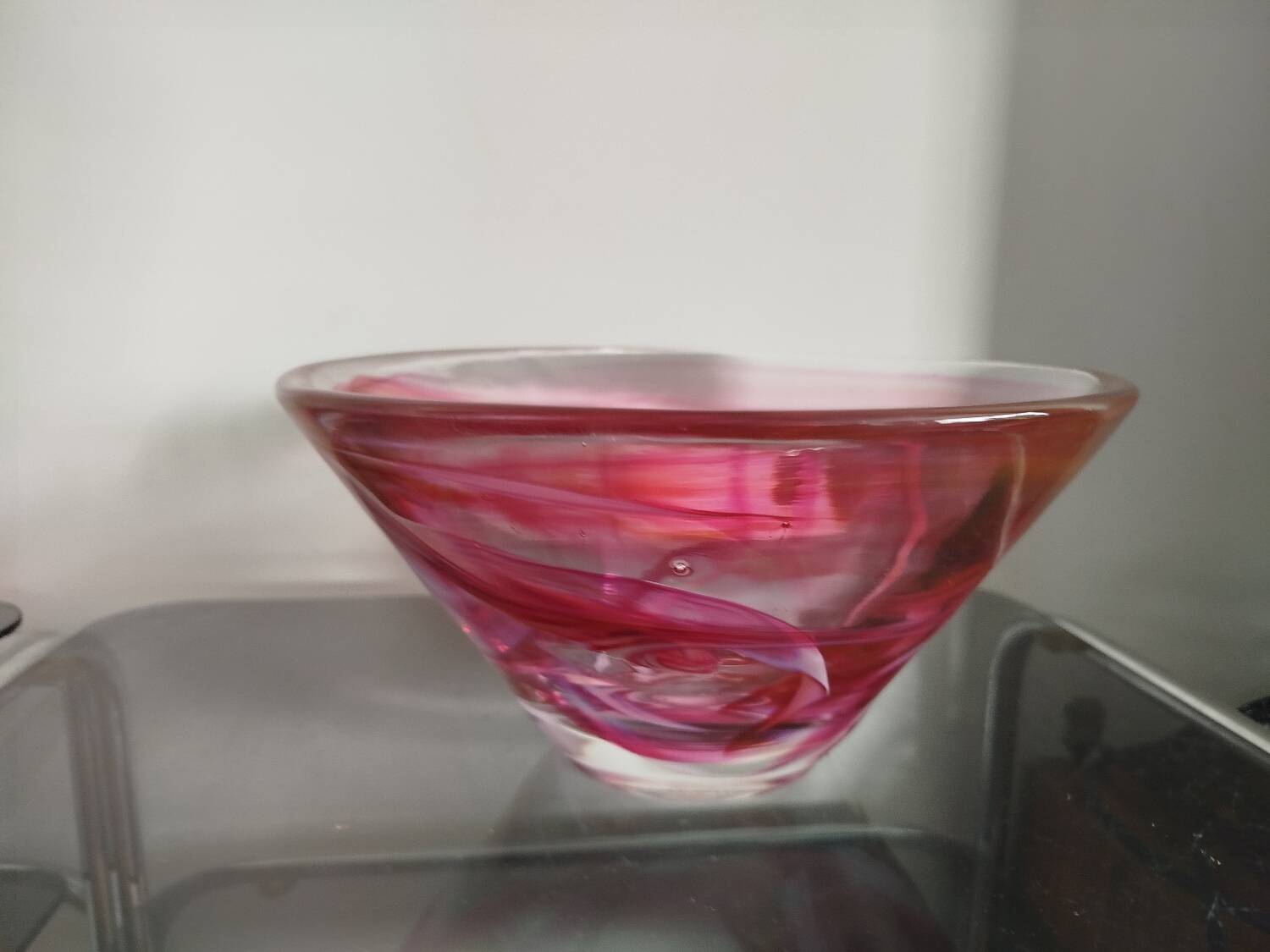 Large salad bowl / bowl in blown glass - pink and purple tones