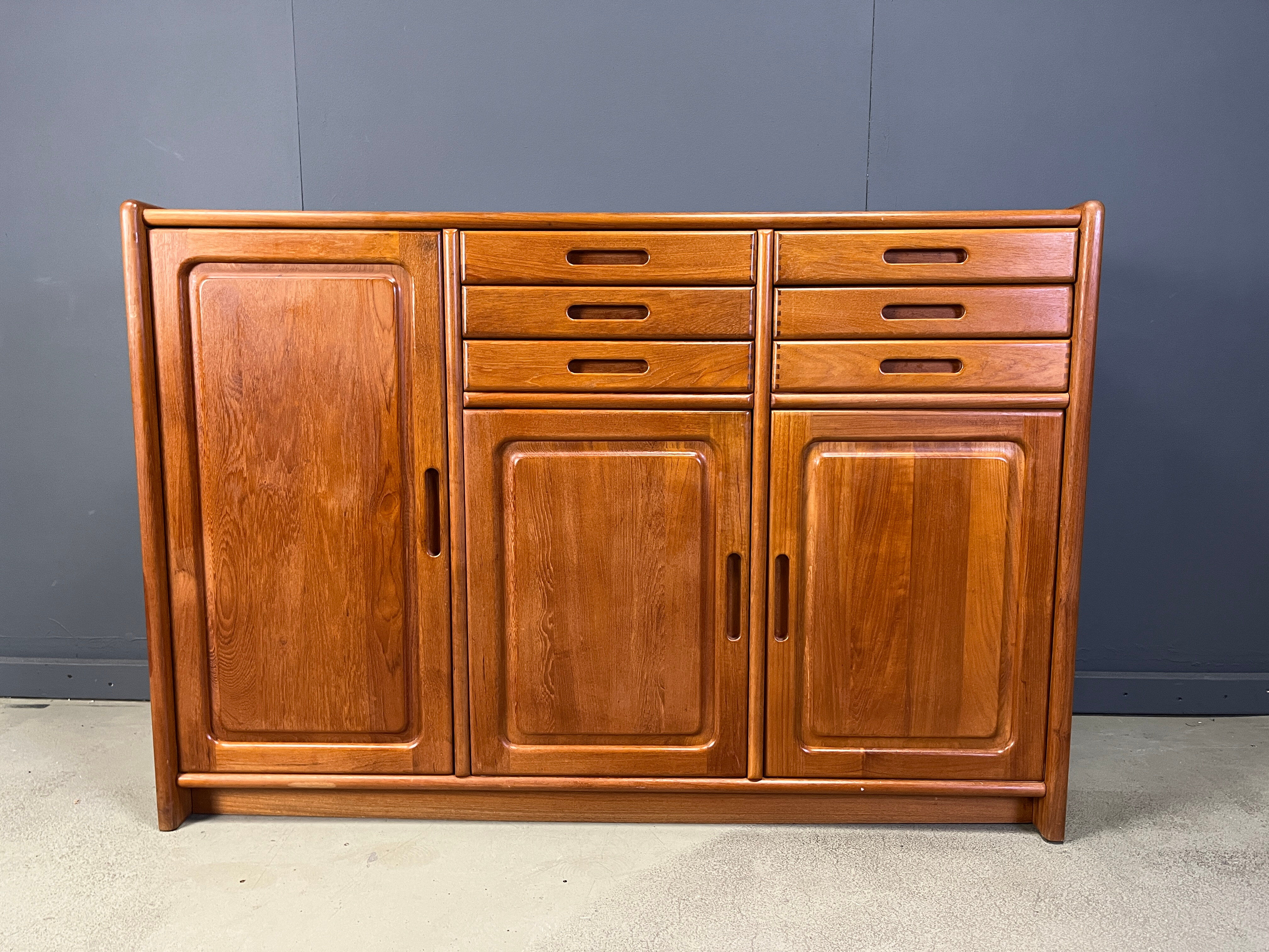Buffet scandinave des années 1960 par Dyrlund.